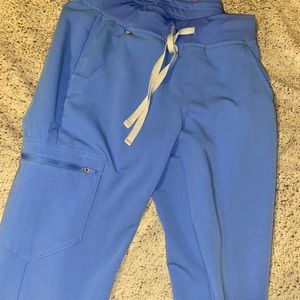 Figs Zamora Joggers Ceil Blue XS worn to try on